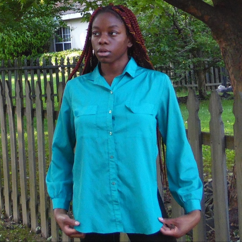 COVER STORY teal button down